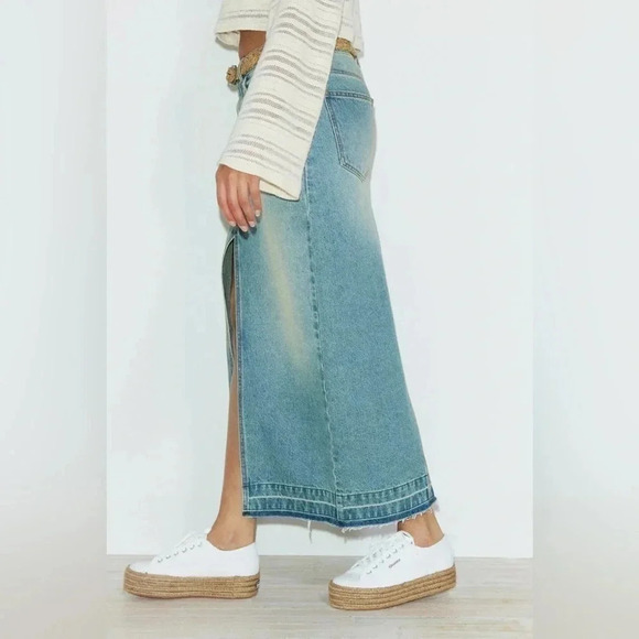 NWT  URBAN OUTFITTERS DENIM MAXI SKIRT with high slit S - Picture 1 of 7